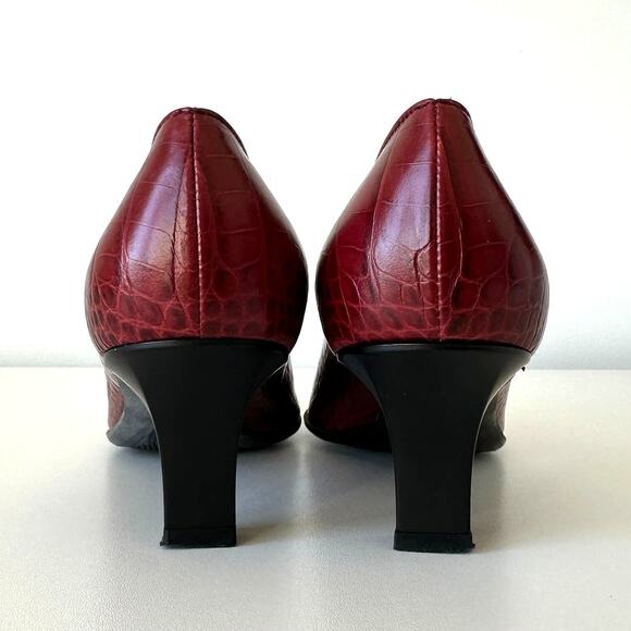 Salvatore Ferragamo Burgundy Red Croc Embossed Leather Heel Pumps Size 7.5 B - Picture 9 of 13